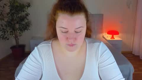 Snapshot of polinasallivan chatting on 12/18/25, 08:37 Polina online show from 12/18/25, 08:37