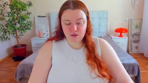 Snapshot of polinasallivan chatting on 03/12/26, 10:54 Polina online show from 03/12/26, 10:54