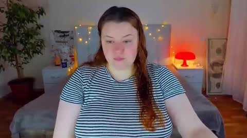 Snapshot of polinasallivan chatting on 04/08/26, 01:22 Polina online show from 04/08/26, 01:22