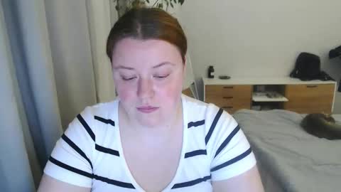 Snapshot of polinasallivan chatting on 04/15/26, 08:09 Polina online show from 04/15/26, 08:09