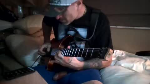 Snapshot of polishrifle3 chatting on 09/29/25, 05:23 jaws online show from 09/29/25, 05:23