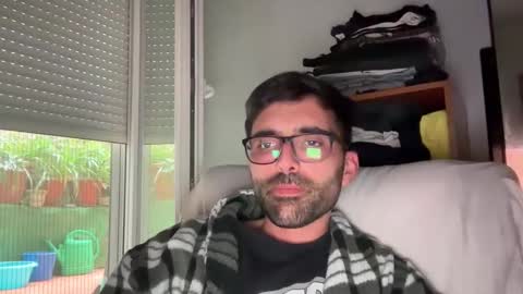 Snapshot of pollabeta chatting on 10/18/25, 12:28 pollabeta online show from 10/18/25, 12:28