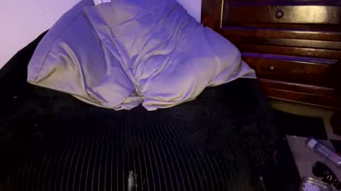 pollardj906 online show from 11/14/25, 01:43