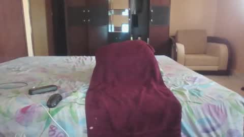 Snapshot of pollexxx66 chatting on 02/16/25, 09:26 Paul online show from 02/16/25, 09:26