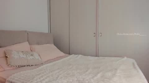 Polly online show from 11/05/25, 04:07