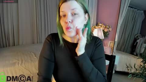 Polly online show from 02/05/26, 01:10