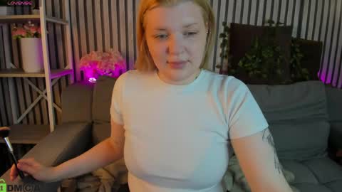 Polly online show from 04/26/26, 01:14