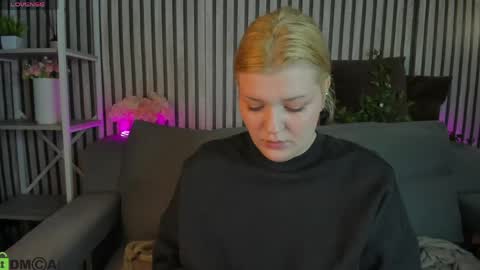 Polly online show from 04/27/26, 01:03
