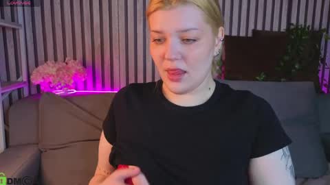 Polly online show from 04/29/26, 01:21