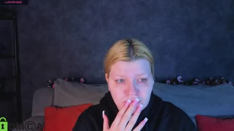 Polly online show from 05/19/26, 01:11