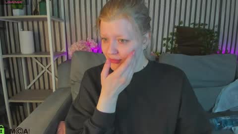 Polly online show from 05/25/26, 01:00