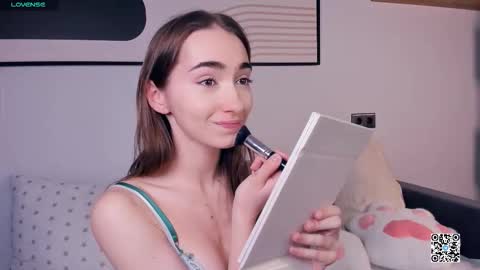 Polly online show from 09/14/25, 07:18