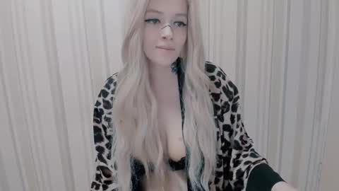 Polly online show from 10/09/25, 07:34