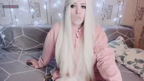 Polly online show from 07/30/26, 08:08
