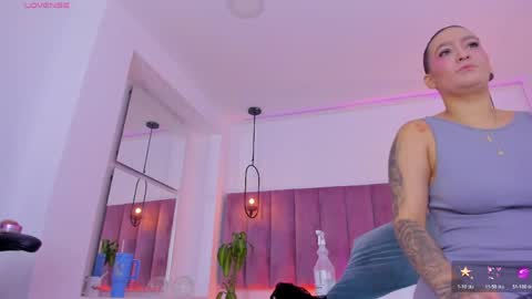 Snapshot of pollybabe_ chatting on 06/09/26, 10:27 POLLY online show from 06/09/26, 10:27