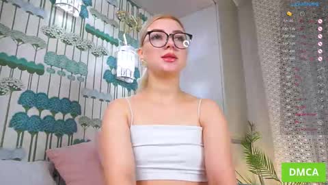 Snapshot of pollybun chatting on 10/21/25, 06:03 Anna online show from 10/21/25, 06:03