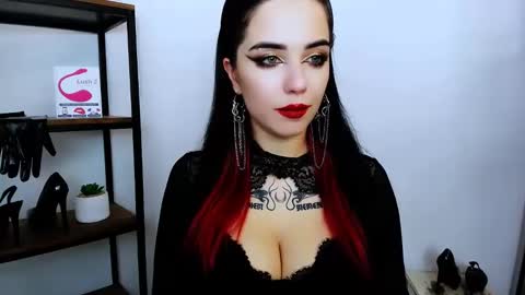 Snapshot of pollyflowers chatting on 12/07/24, 02:09 Polly online show from 12/07/24, 02:09