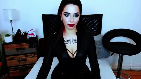 Snapshot of pollyflowers chatting on 03/01/25, 01:53 Polly online show from 03/01/25, 01:53