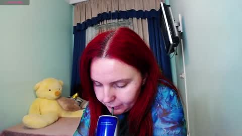 Snapshot of pollygreen chatting on 12/22/24, 09:00 Olivia online show from 12/22/24, 09:00
