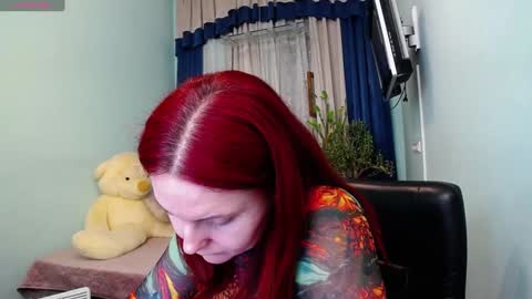 Snapshot of pollygreen chatting on 12/23/24, 07:28 Olivia online show from 12/23/24, 07:28