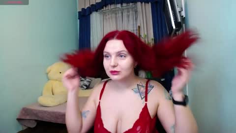Snapshot of pollygreen chatting on 01/10/25, 07:25 Olivia online show from 01/10/25, 07:25