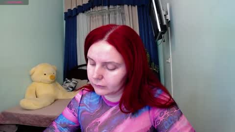 Snapshot of pollygreen chatting on 01/11/25, 08:00 Olivia online show from 01/11/25, 08:00