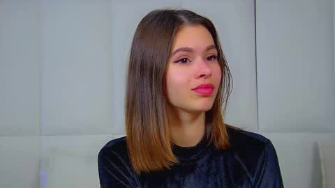 Polly online show from 10/06/25, 07:11