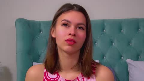 Snapshot of pollylanders chatting on 11/09/25, 03:05 Polly online show from 11/09/25, 03:05