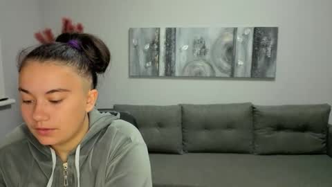 Polly online show from 11/03/25, 06:36