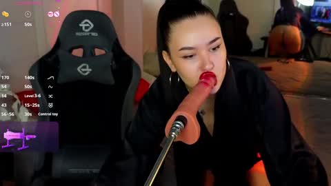 pollyshmidt online show from 01/31/25, 01:02