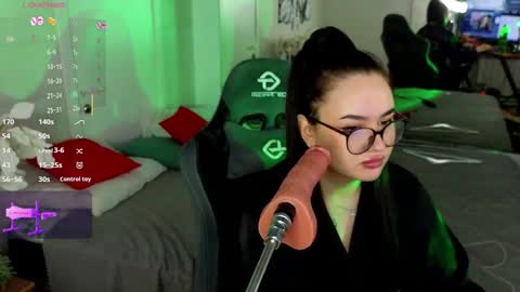 pollyshmidt online show from 02/02/25, 07:14