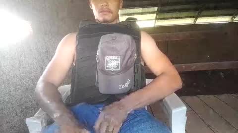 Snapshot of pollyster chatting on 10/26/25, 06:47 pollyster online show from 10/26/25, 06:47