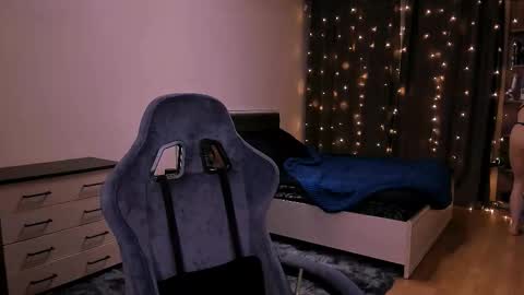 Snapshot of polusladkoye chatting on 12/16/25, 03:17 Megan.online online show from 12/16/25, 03:17