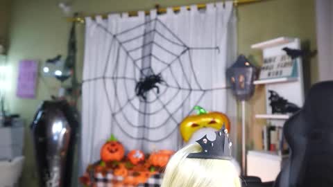  - Help me Reach 100 thumbs up  online show from 10/26/25, 01:55