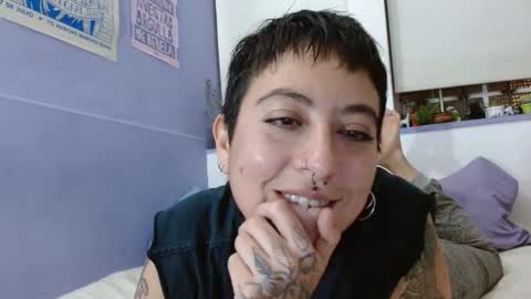 Poly online show from 01/01/25, 03:45