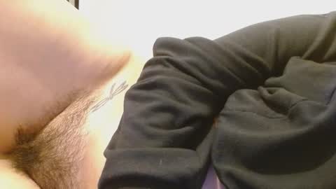 Poly online show from 10/09/25, 04:32