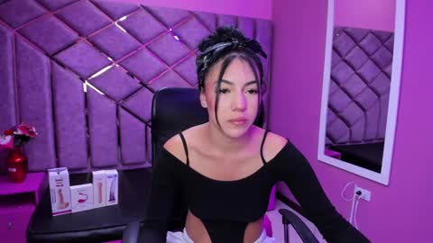 Snapshot of poly_sasha_ chatting on 10/08/25, 04:32 poly sasha online show from 10/08/25, 04:32