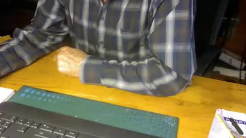 Snapshot of pomme1949 chatting on 10/01/25, 09:37 pomme1949 online show from 10/01/25, 09:37