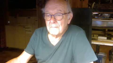 Snapshot of pomme1949 chatting on 11/16/25, 02:33 pomme1949 online show from 11/16/25, 02:33