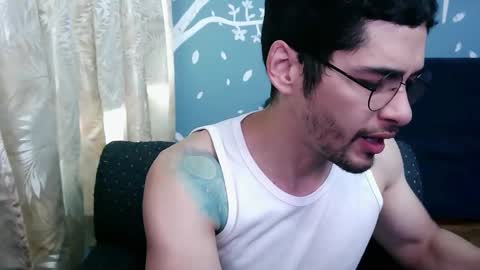 Snapshot of ponzothc chatting on 10/19/25, 09:37 ponzothc online show from 10/19/25, 09:37