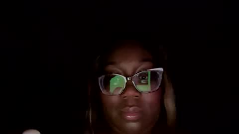 Snapshot of poohbearslutty chatting on 12/17/25, 09:59 Pooh online show from 12/17/25, 09:59