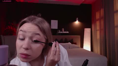 Eva online show from 10/01/25, 01:11