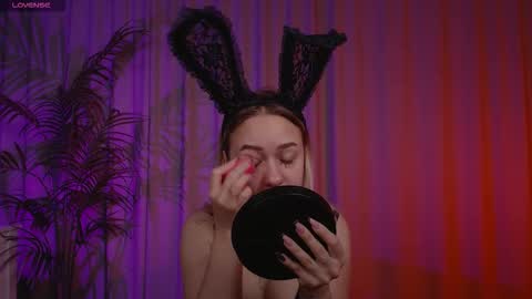 Eva online show from 10/08/25, 01:14