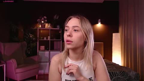 Eva online show from 10/15/25, 01:28