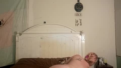 Snapshot of pookie157986 chatting on 10/14/25, 11:11 pookie157986 online show from 10/14/25, 11:11