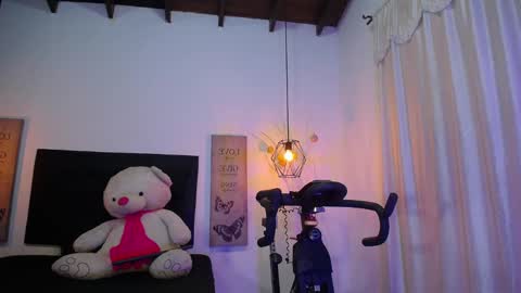 Snapshot of pool_vega chatting on 10/14/25, 12:17 pool  online show from 10/14/25, 12:17