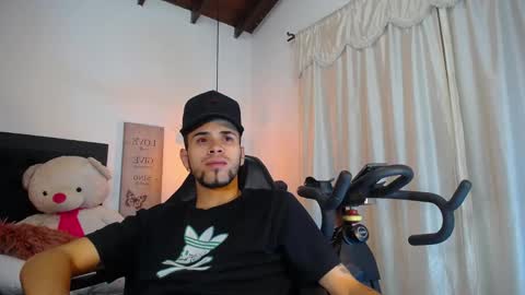 Snapshot of pool_vega chatting on 10/15/25, 02:01 pool  online show from 10/15/25, 02:01