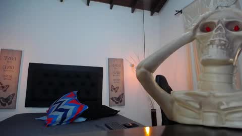 Snapshot of pool_vega chatting on 10/20/25, 12:27 pool  online show from 10/20/25, 12:27