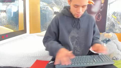Snapshot of pool_vega chatting on 10/24/25, 02:02 pool  online show from 10/24/25, 02:02