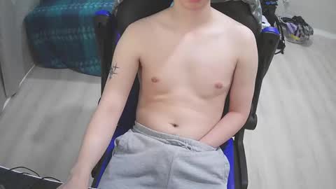 Snapshot of popit124 chatting on 03/03/25, 10:10 cumguy125 online show from 03/03/25, 10:10